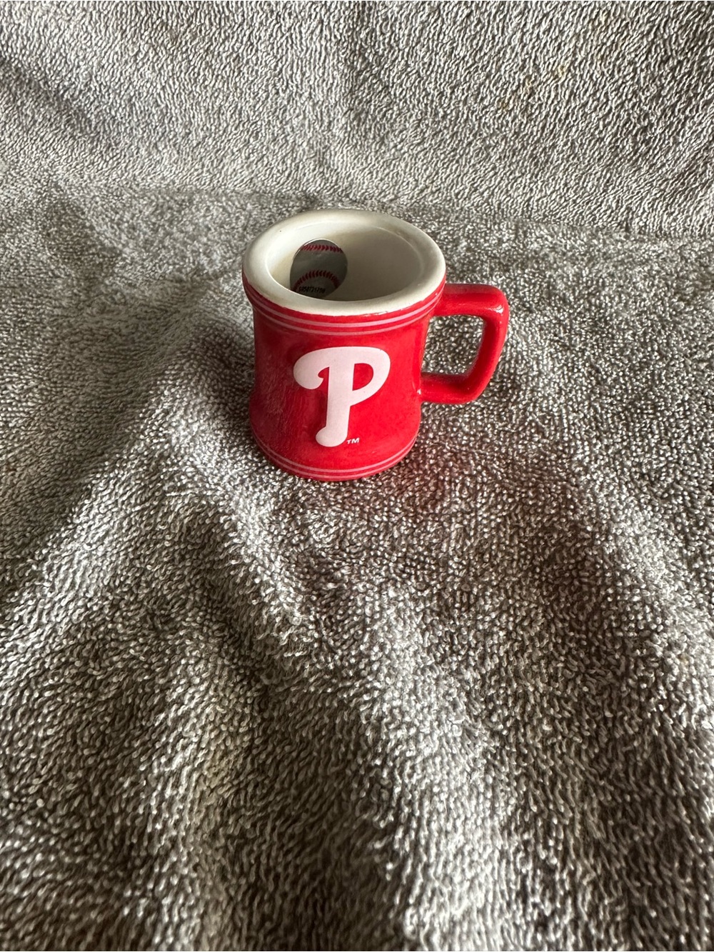 Philadelphia Phillies Red 'P' Ceramic Mug - Team Logo Coffee Cup